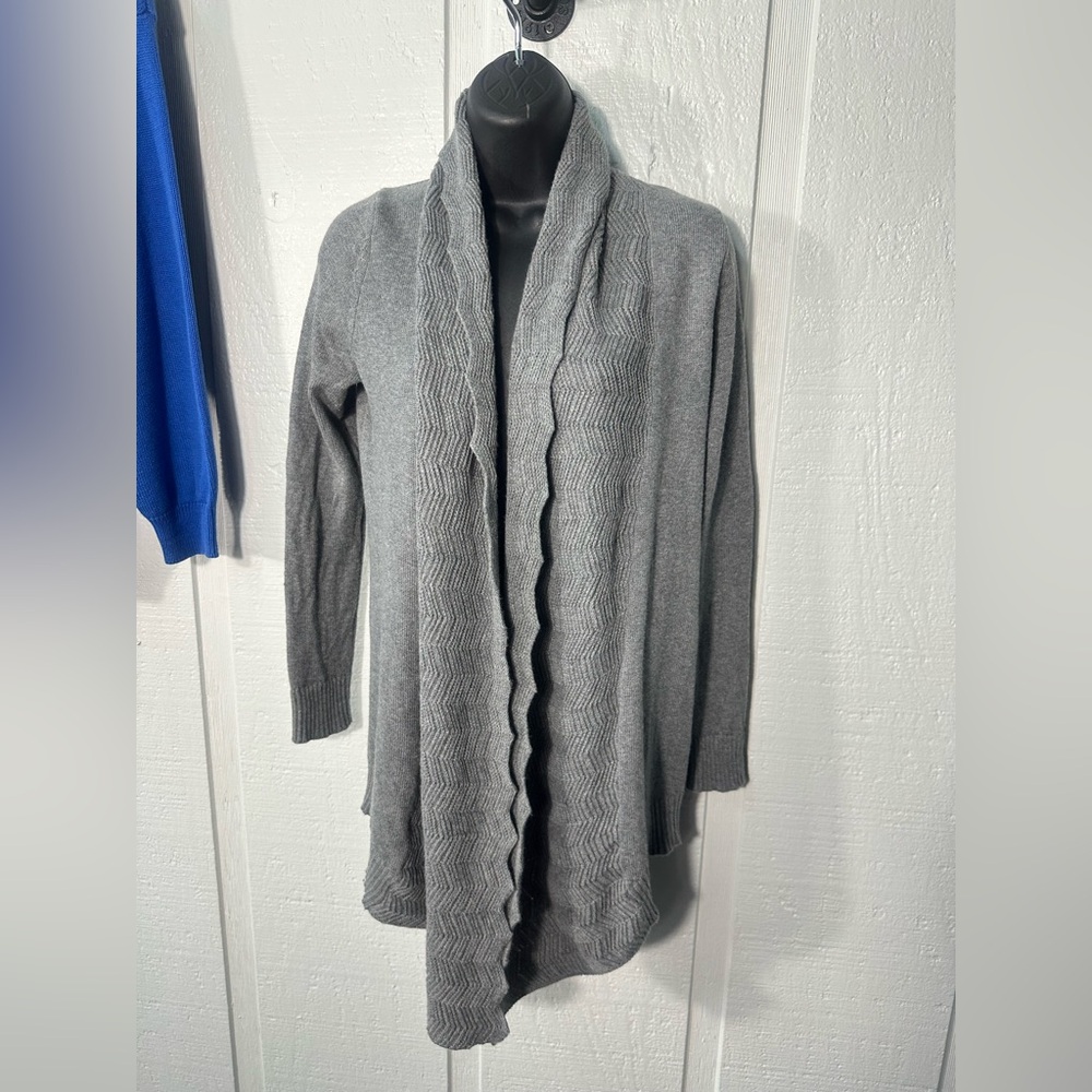 Banana Republic Women’s Gray Cardigan Sweater Size XS EUC